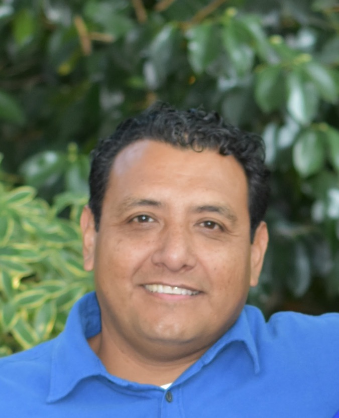 Mario Ponce headshot